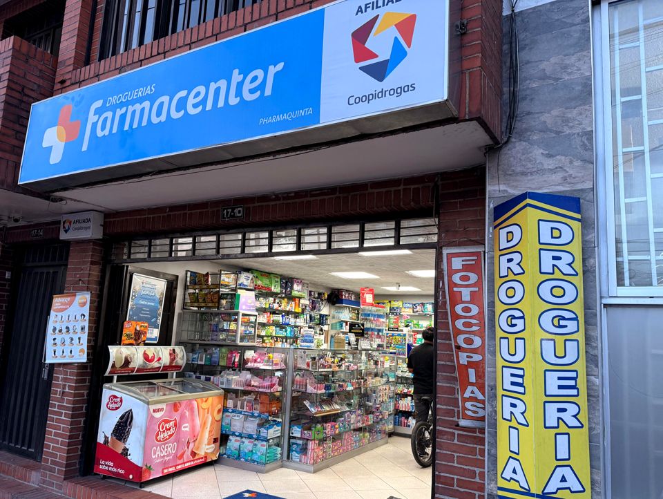 Fachada de Droguería Farmacenter, Carrera 5 #17-10, Ibagué
